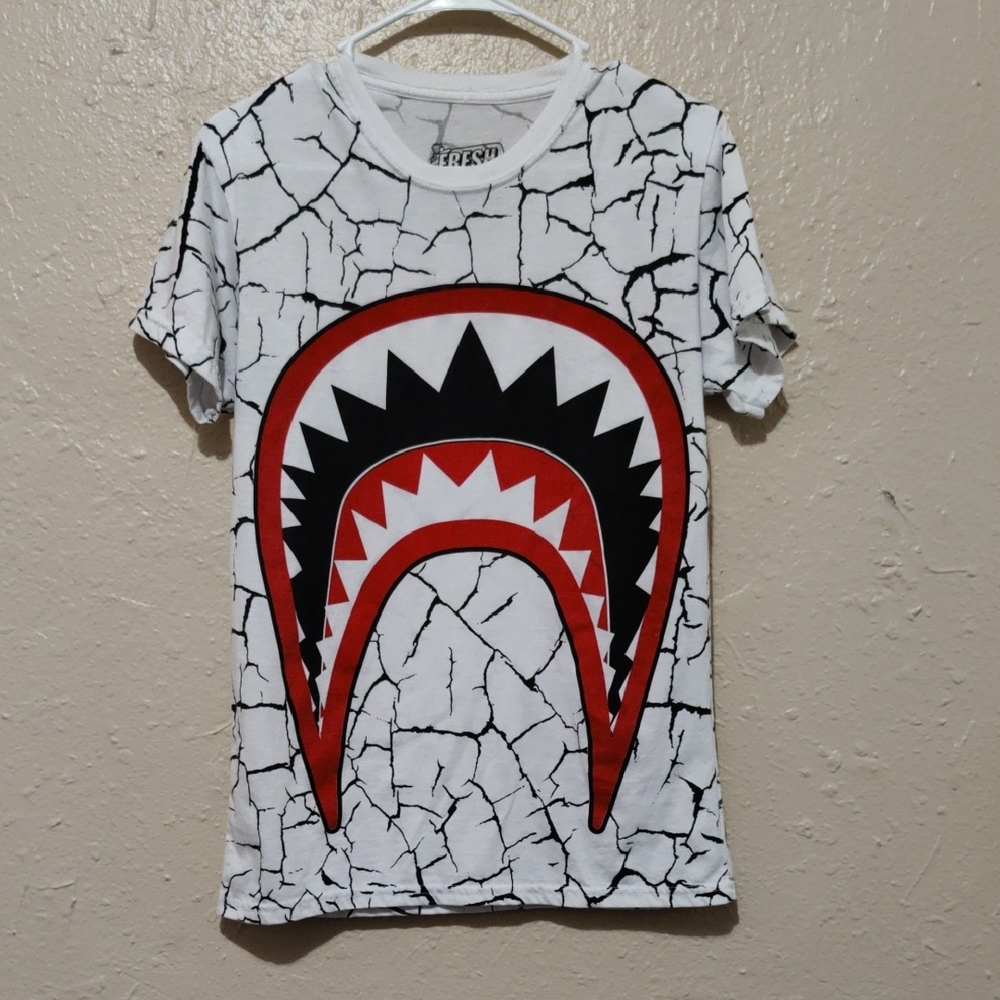 Fresh Laundry Jaws T - M